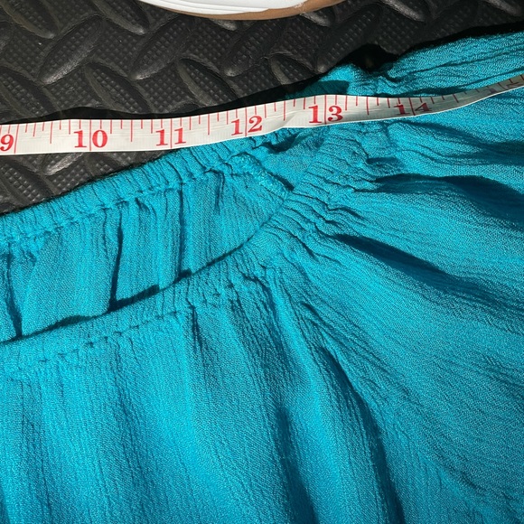 WET SEAL off shoulder crop top $8 PRICE DROP ‼️ - Picture 9 of 9